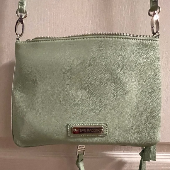 Super cute Steve Madden cross body in light green. Very lightly used. - Picture 3 of 5